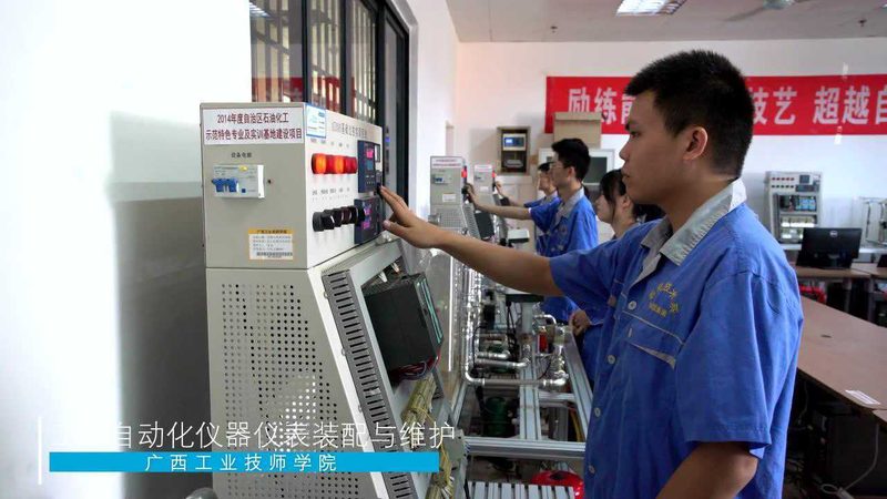 雷达液位计：揭秘进口设备在成都市场的应用与选型